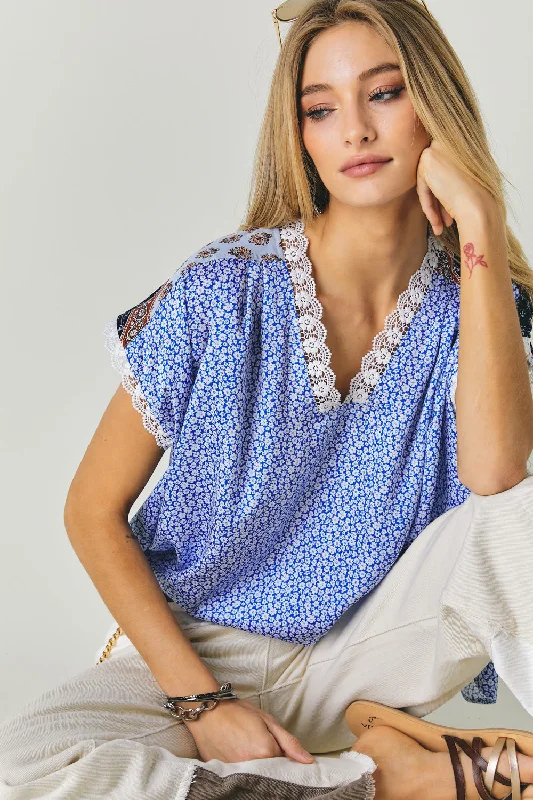 Davi And Dani Printed Lace V Neck Short Sleeve Loose Top - Two Colors