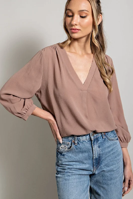 ee;some Long Sleeve V Neck Blouse In Coco