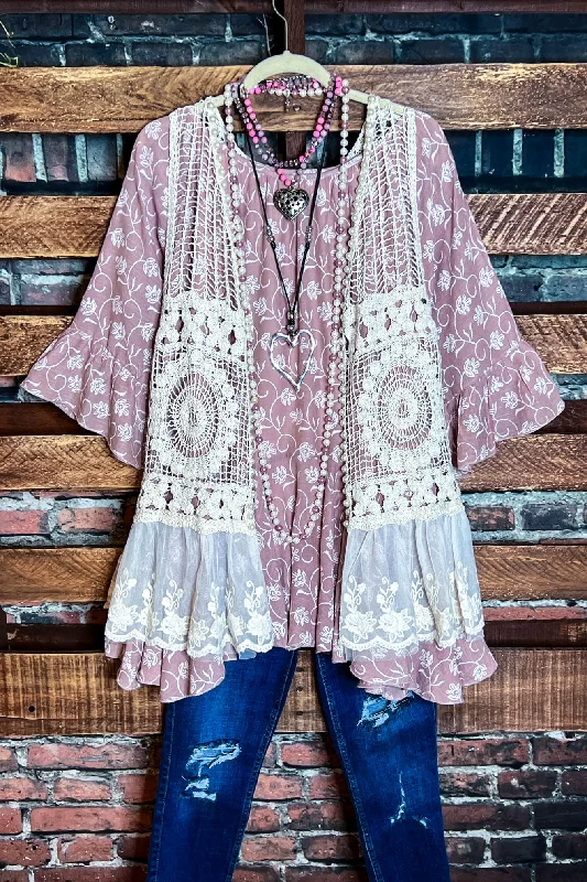 EVER SO SWEET BOHO-VINTAGE CROCHET LACE VEST IN BEIGE